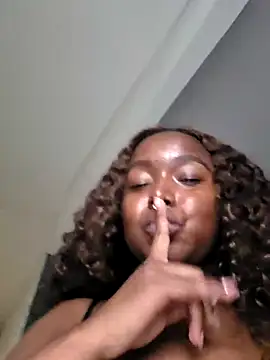TanishaEvans – Naživo XXX chat
