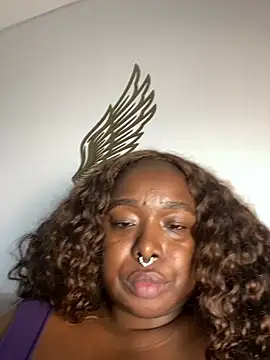 TanishaEvans élő XXX-chatje