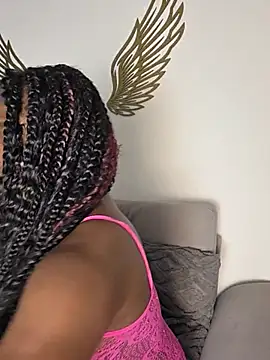 TanishaEvans Chat XXX live