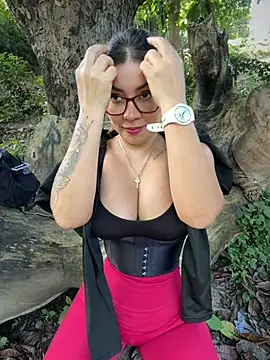 DIANITA_1988 Show in webcam