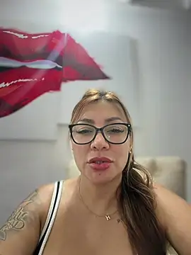 DIANITA_1988 Show in webcam