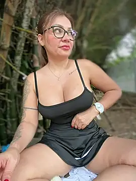 Pertunjukan Kamera Web DIANITA_1988
