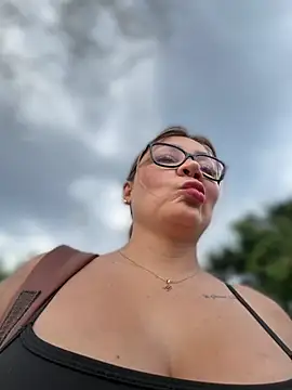 DIANITA_1988 Show in webcam