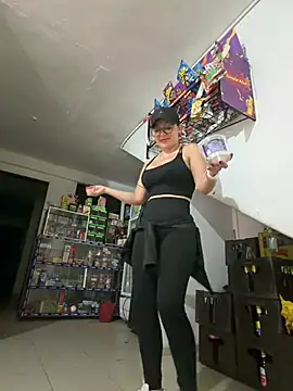 DIANITA_1988 Adlı Modelin Web Kamerası Şovu