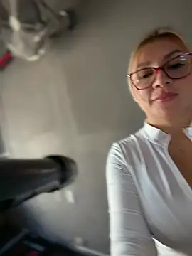 DIANITA_1988: απευθείας συνομιλία ΧΧΧ