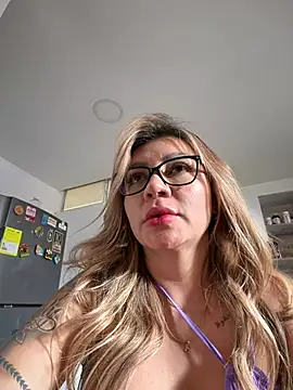 DIANITA_1988 Adlı Modelin Web Kamerası Şovu