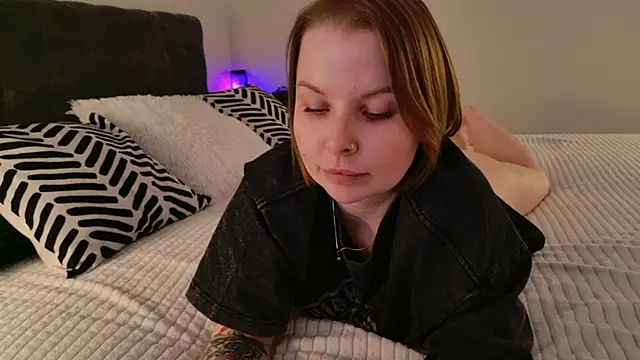 Gwen_Hilton Live XXX-Chat