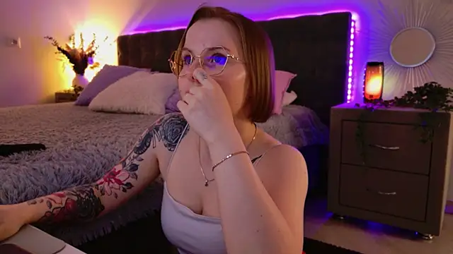 Gwen_Hilton's Live XXX Chat