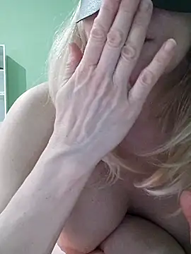 Milfporcona's Live XXX Chat