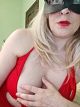 Milfporcona's Live XXX Chat
