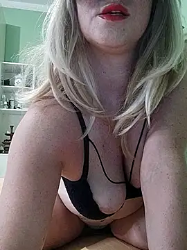 Milfporcona's Live XXX Chat