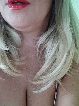 Chat +18 de Milfporcona ao vivo
