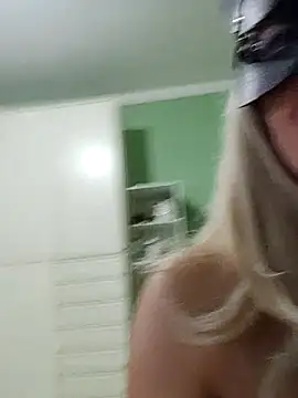 Milfporcona's Live XXX Chat