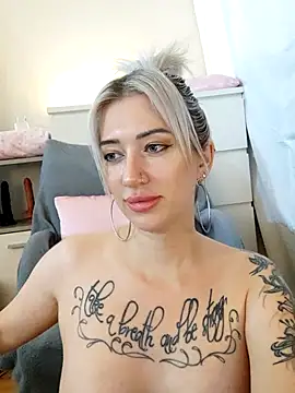 Gina-Lumara Webcam-Show