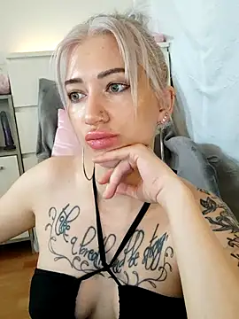 Gina-Lumara's Webcam Show
