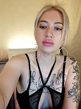 Gina-Lumara Adlı Modelin Web Kamerası Şovu