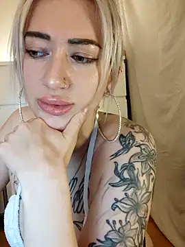 Živý XXX chat Gina-Lumara