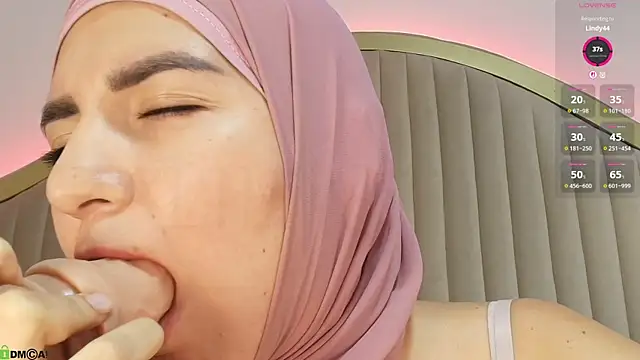 dalilasaadi_'s Webcam Show