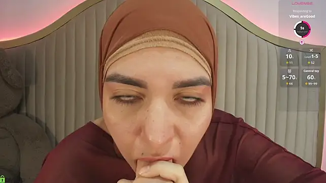 dalilasaadi_'s Webcam Show