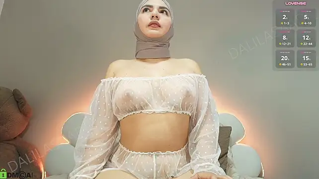 dalilasaadi_ Show in webcam
