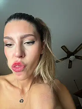 nicole_98 ওয়েবক্যাম শো