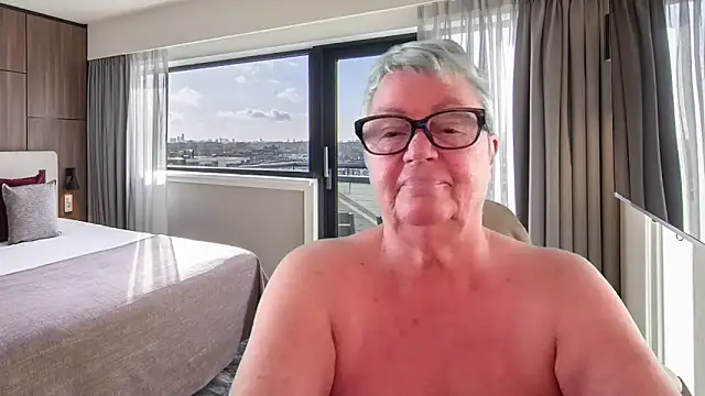 Show de Mystery-Grandmother na webcam