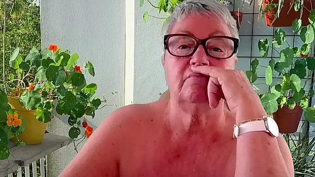Mystery-Grandmother: вебкам-шоу