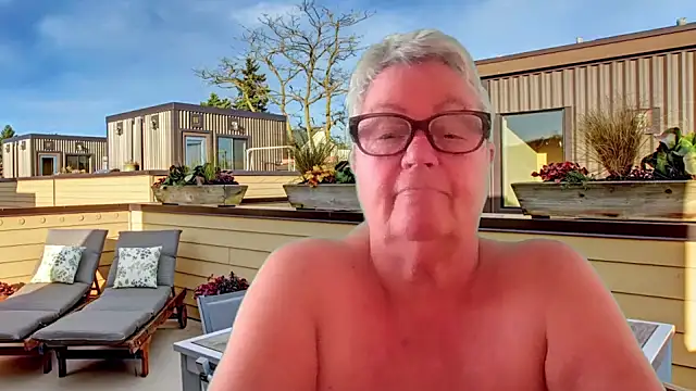 Mystery-Grandmother Webcam-Show