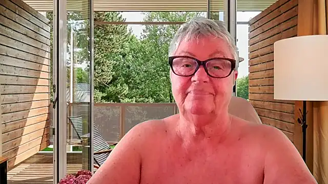 Вебкам-шоу Mystery-Grandmother