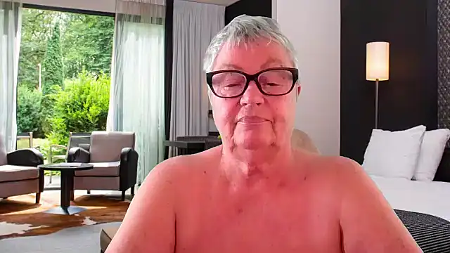 Mystery-Grandmother – webcam-show
