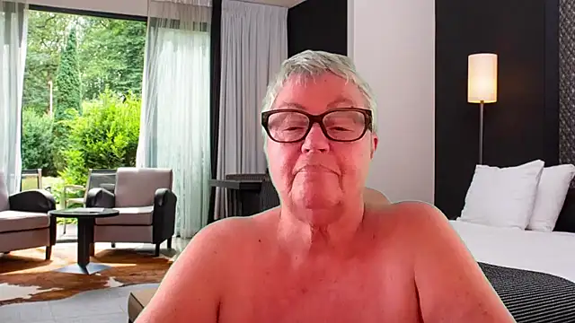Webkamerová show Mystery-Grandmother