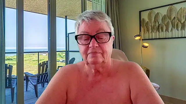 Mystery-Grandmother – webcam-show