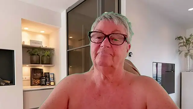 Webkamerová show Mystery-Grandmother
