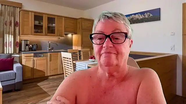 Mystery-Grandmother Webcam-Show