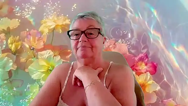 Mystery-Grandmother Adlı Modelin Web Kamerası Şovu