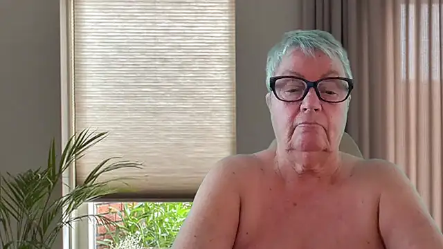 Show de Mystery-Grandmother na webcam