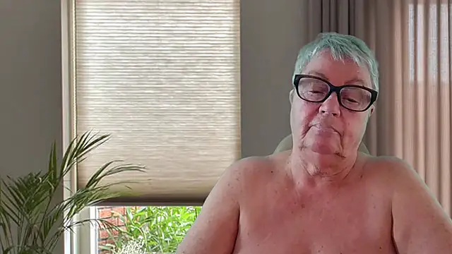 Mystery-Grandmother Webcam show