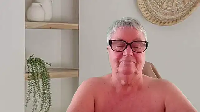 Chatroom XXX en direct de Mystery-Grandmother