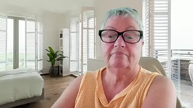 Show Webcam de Mystery-Grandmother