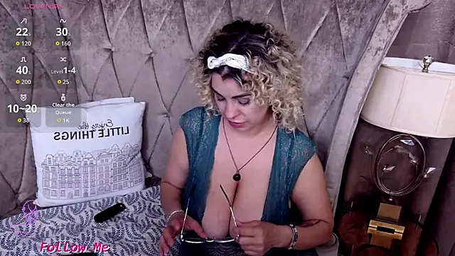 BustyGizelle: απευθείας συνομιλία ΧΧΧ