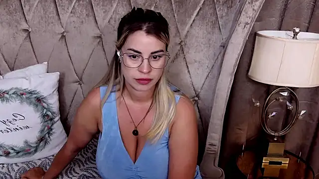 BustyGizelle Chat XXX in diretta