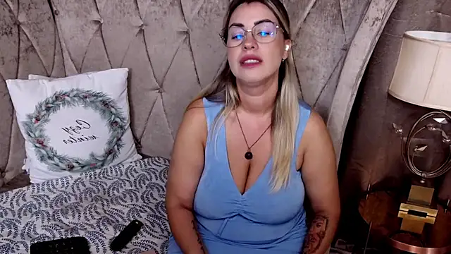 Chat XXX en directo de BustyGizelle