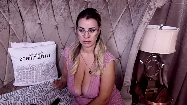 BustyGizelle's Live XXX Chat