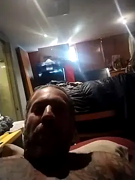 AceticPinscher Show in webcam