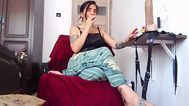 Goddess_Inanna Adlı Modelin Canlı XXX Sohbeti
