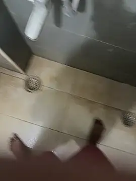 tamil_ashyofficial: διαδικτυακό σόου στην κάμερα