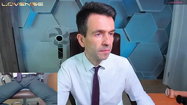 Pokazy przed kamerką – SteveTiger