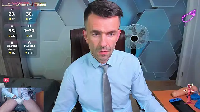 SteveTiger: вебкам-шоу