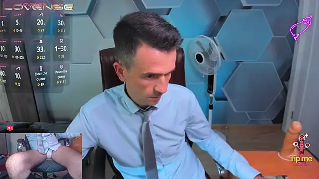 SteveTiger webkamerás műsora