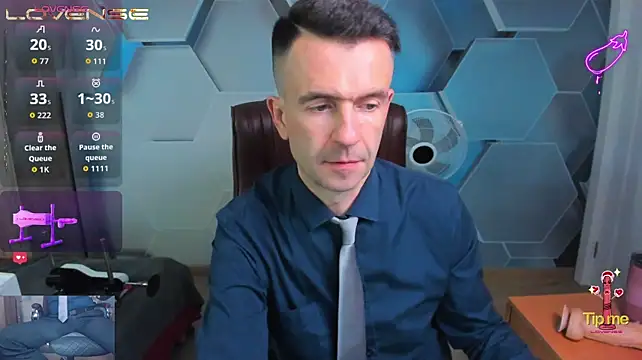 SteveTiger: διαδικτυακό σόου στην κάμερα
